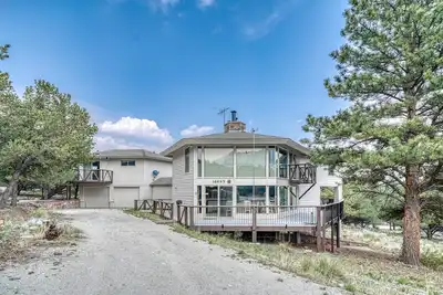 Image de Cliffside- Stunning Views- Minutes to Mt. Princeton Hot Springs