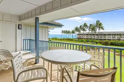 Image de Poipu Sands 325 By Parrish Kauai - walk to Shipwreck or Poipu Beach!