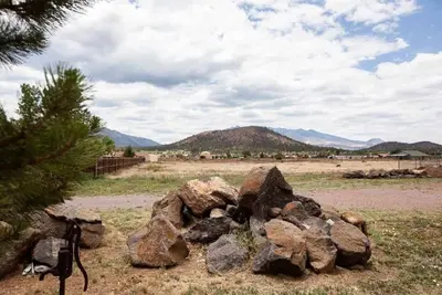 Image de Cozy Cottage with Garage! - Private Getaway