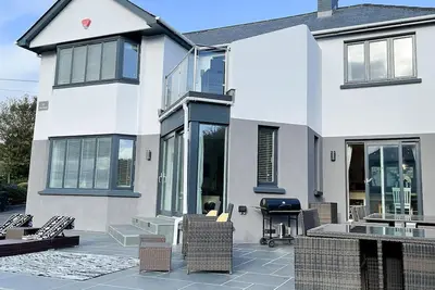 Homelands - 4 Bed | Sea Views | Coastal