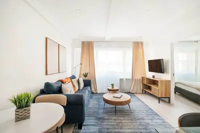 Image de 809-2a Gorgeous 1br New W/D Modern Best Location