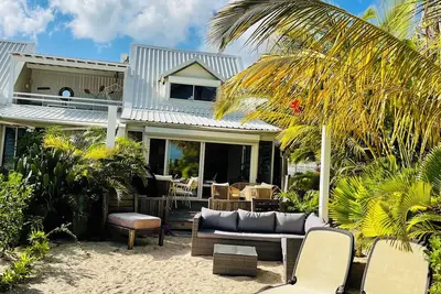 Image de Palm Beach House - Stunning 3 Bedrooms beachfront