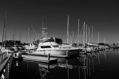 Image de California living, on the water!