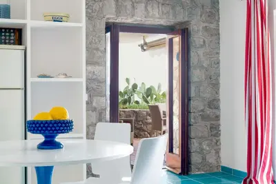 Image de Enchanting panoramic Suite a few steps from the sea in the Sorrento Peninsula