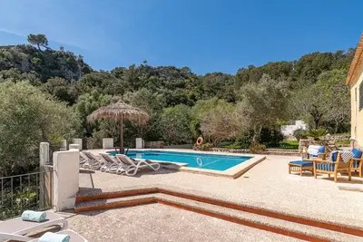 Image de Villa La Coma with incredible views, private pool, tennis court, Bbq and Wifi in the Pollensa countryside.