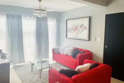 Image de Lovely 3 bed-room condo wl pool