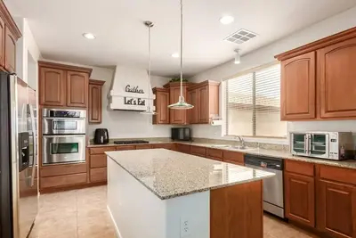 Image de Big House (3100 sq ft) with Bbq and Community Pool
