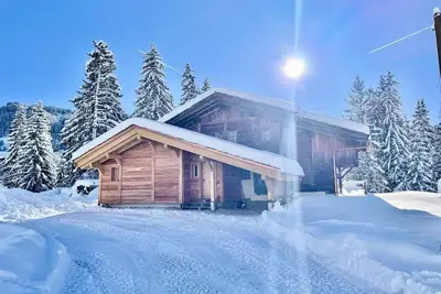 Image de Chalet typique dans un environnement de charme