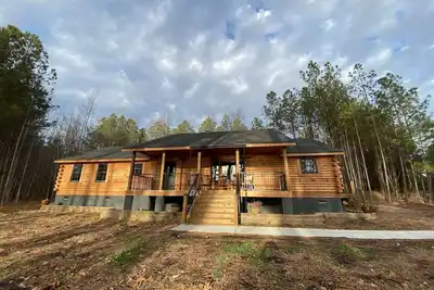 Image de Secluded Waterfront Cabin Retreat