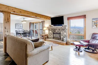 Image de Fantastic Ski Getaway Near Hiking & Town W\/ Shared Hot Tub, WiFi