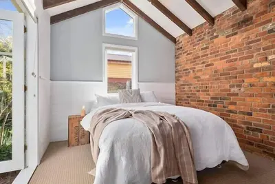 Image de Irresistible Historic Cottage, Close to the Cbd.
