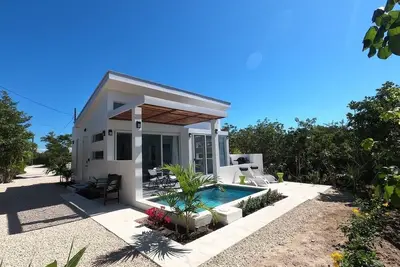 Image de Idyllic Grace Bay Getaway villa | 250 yards to Grace Bay beach