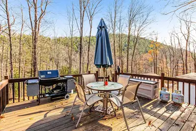 Image de Dog-friendly home with pool table, firepit, wood stove, deck, grill, & WiFi