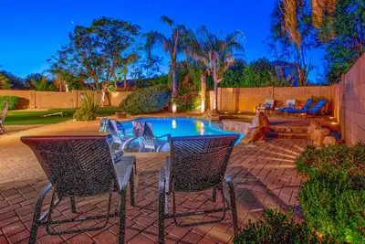 Image de Snowbird-friendly home with private pool, hot tub, Ac, pool table & grill