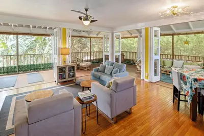 Image de Aloha Getaway: Luxe Beachfront 3bdm/2bth house - best Molokai white sand beaches