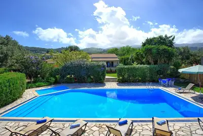 Image de Votana House – Maison de vacances avec piscine privée à Corfou, Grèce