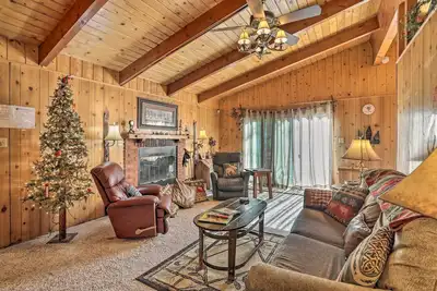 Image de 'Chocolate Moose' Cabin: Short Walk to Slopes