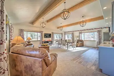 Image de Contemporary Home Along Ouray's River Walk!