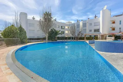 Image de Ground floor apartment, Bellresguard complex, with pool near the beach