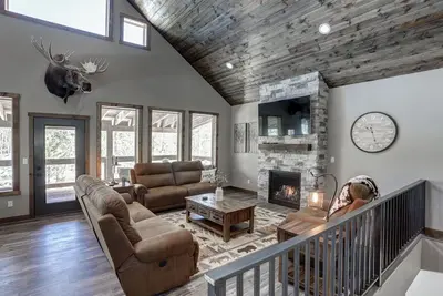 Image de Moose Creek Lodge - Great access for snowmobiles and Atv`s!