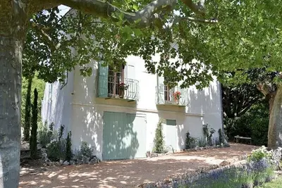 Image de Maison de famille Les Lavandes sans vis à vis, bassin de nage chauffé & privé,