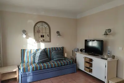 Image de Joli appartement de type 3 situé sur le Golf dans la pinède avec piscine