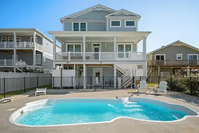 Image de Long Call: Private Pool, Elevator, One Block to Beach