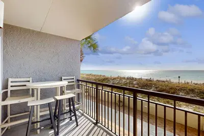 Image de Waterfront condo with easy beach access, central Ac, & pool