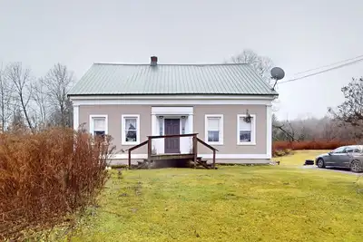 Image de Family & Dog-Friendly Home with Wood Stove, Full Kitchen, and High-Speed WiFi