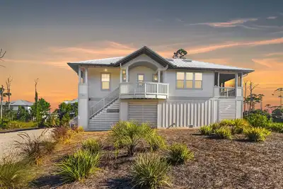 Image de Salt Therapy 3br home. Newly built, 5 star reviews!