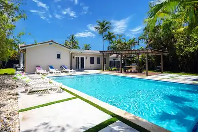 Image de Deluxe 5br/3ba Villa in Hollywood Lakes near Beach