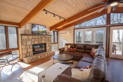Image de Expansive Home w/ Theater, Hot Tub, & Near Skiiing