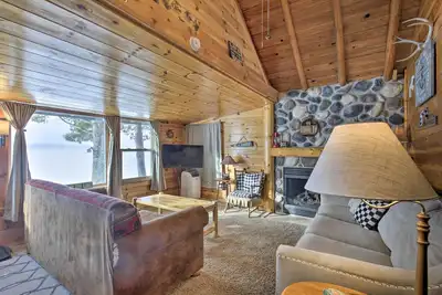 Image de Charming Lost Lake Cabin: Fish, Boat & Hunt!
