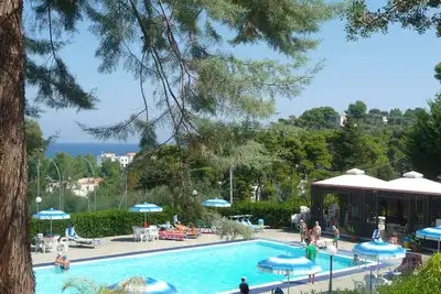 Image de Belle maison de vacances privée avec Wifi, piscine, climatisation, terrasse et parking