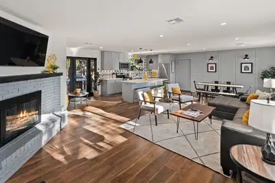 Image de Beautifully Decorated Home! Private Hot Tub! Located In The Heart of Sedona!