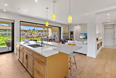 Image de Maui Resort Rentals: 6 Total Bedrooms at Kaanapali’s Newest Luxury Residences, Steps from Beach & Resort Amenities!