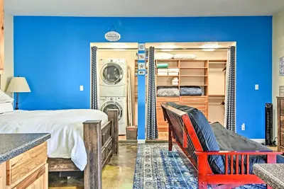 Image de Albuquerque Studio with Shared Pool & Fire Pit!