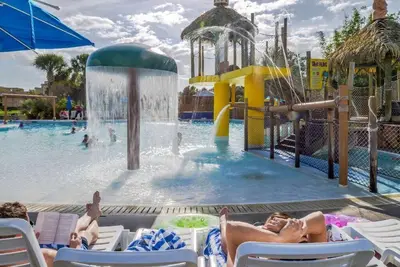 Image de 7 Night Stay In Orlando & 2 Day Family Pass To Disney For Up To 4