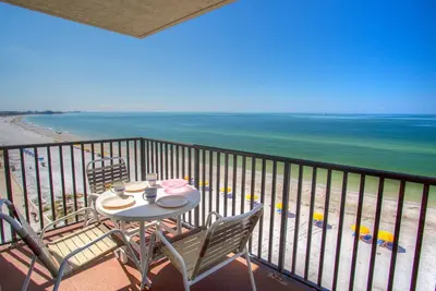 Image de Outstanding Direct Beachfront Location. Heated Pool. Excellent Sunset Views!