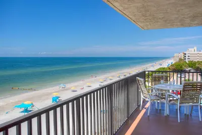 Image de Wraparound Corner Balcony. Heated Pool. Direct Beachfront. Outstanding Views.