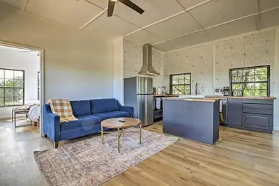 Image de Chic Fredericksburg Retreat - Near Wineries!