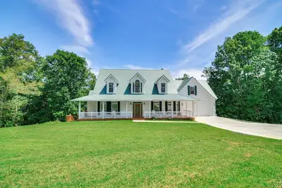 Image de Lake Cumberland Retreat w/ Deck & Views!