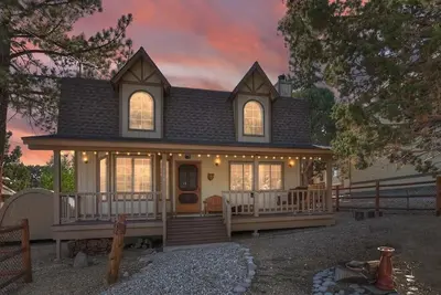 Image de Hikers Haven - Close to Hiking, Fireplace, Horseshoes, Deck, Bbq