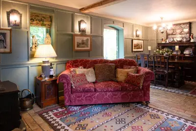 Queenies, an authentic Rural Style coastal cottage in a Nature Reserve