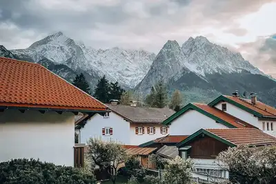 Image de House with beautiful view and garden