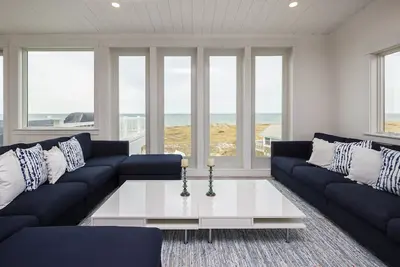 Image de Bayview Modern, New Build 2021 overlooking the Bay, Steps away from Fisher beach