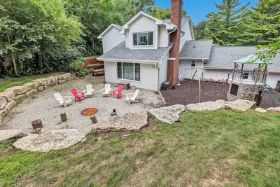 Image de Huge 5 bedroom home close to everything!