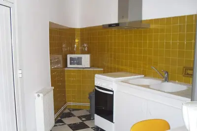 Image de maison de village prés de l'espagne, de la mer, d'un lac, commerces a proximités