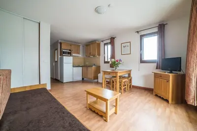 Image de Wifi, remise en forme, piscine, terrasse, balcon, parking, télévision, casier à ski, 32-43m²