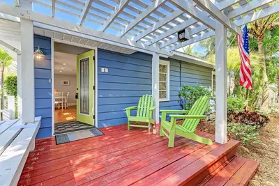 Image de Dog friendly cottage - One block to the Bay!